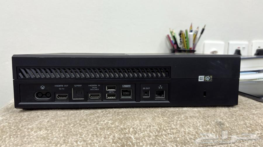 اكسبوكس ون اسود 500 جيجا شبه جديد للبيع او البدل64484471055619112