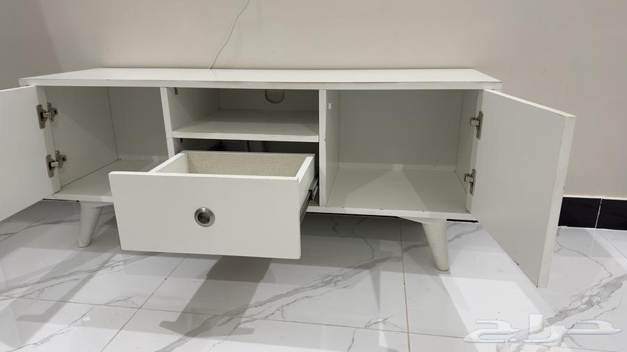 طاوله تلفزيون بمساحة تخرين64480551652099111