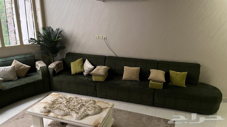 للبيع كنب دائري وطاوله64480455648258113