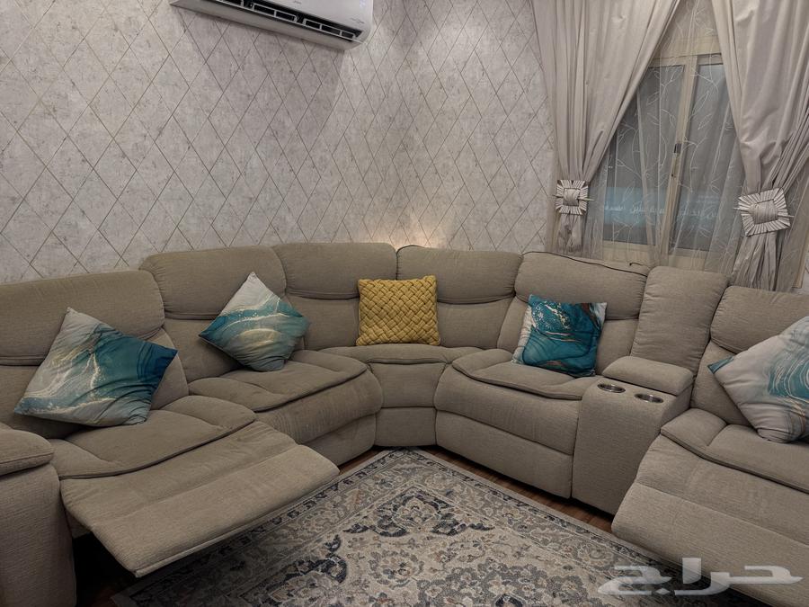 Sofa for 5 people, dining table with 4 chairs64479383367043114