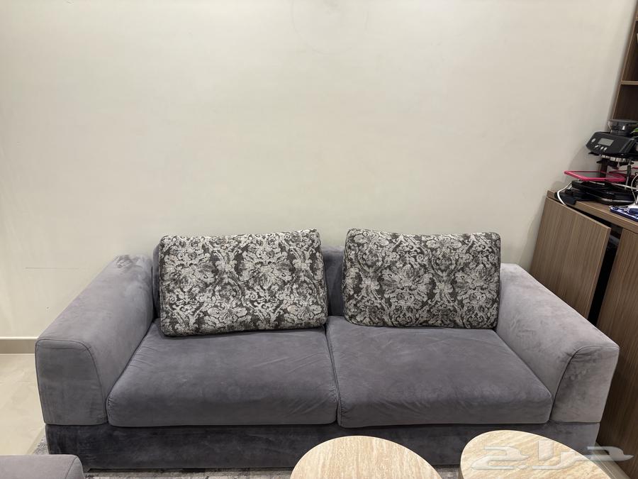 Two long sofas and two single sofas64485570717569111