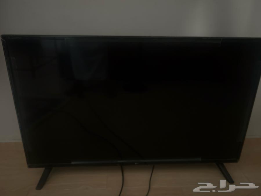 40-inch screen in excellent condition with light use64524905120129110