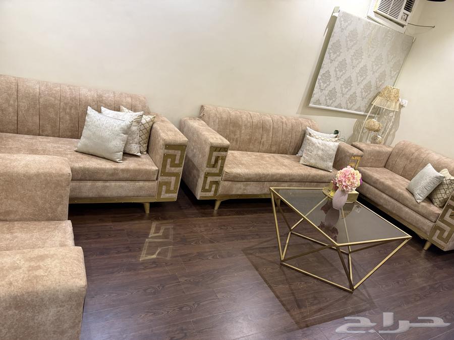 كنب للبيع طقمين الاول 5قطع والثاني 3 قطع شبه جديد64480647664385111