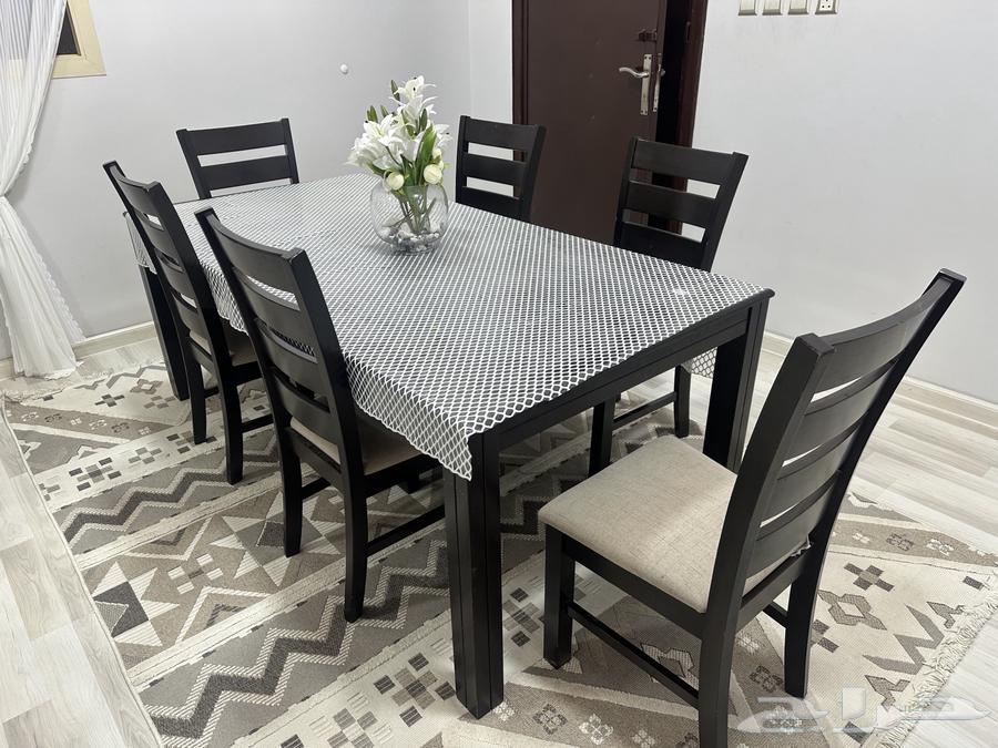 Dining table64480881483009110