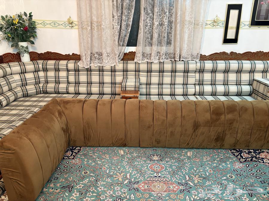 Floor sofa with backrest64481291294210110