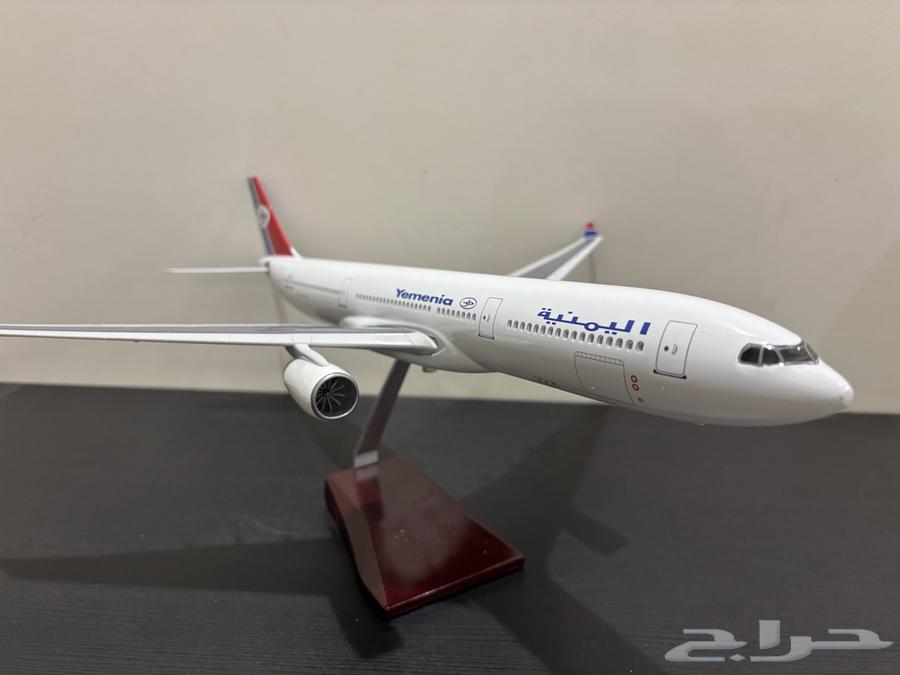 مجسم طائرة الخطوط اليمنية A33064483487213059110
