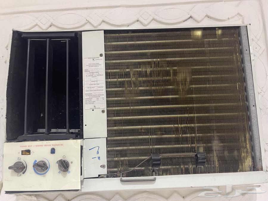 A semi-new air conditioner. Please, only contact or message the buyer.64485502059138113