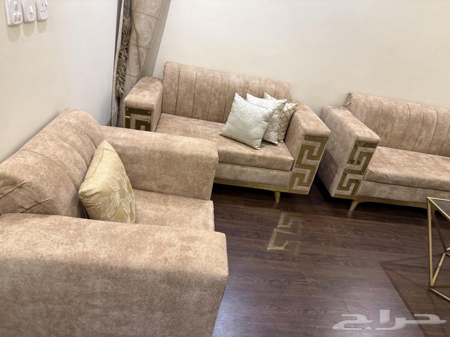 كنب للبيع طقمين الاول 5قطع والثاني 3 قطع شبه جديد64480647664385110