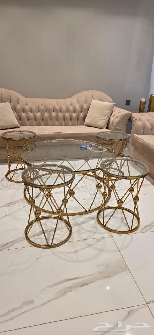 كنب شبه جديد 9 نفر 3 قطع و5 طاولات قزاز ذهبيه64482566214530110