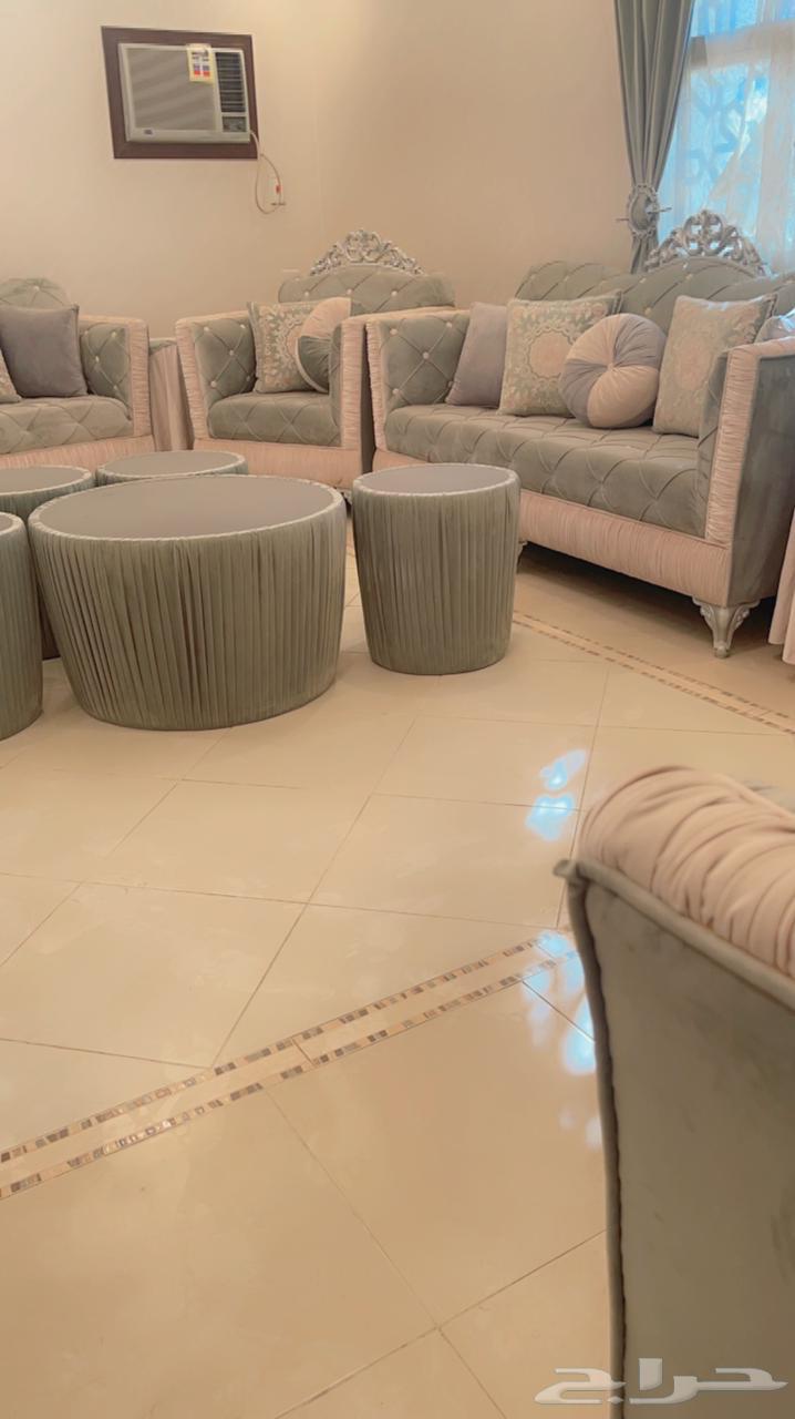 New lightly used sofa64481709281794111