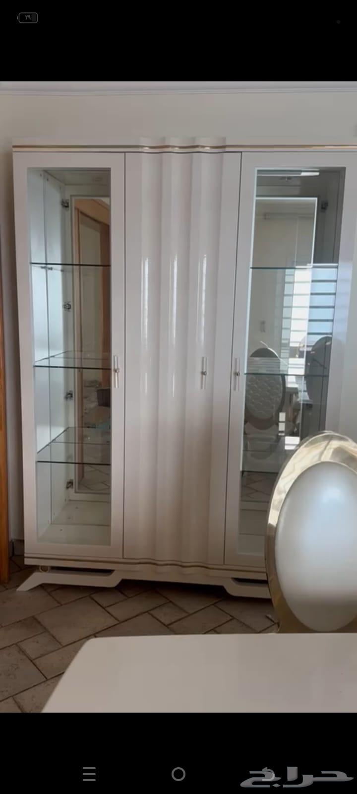 طاولة طعام شبه جديدة 12 كرسي64481141844865111