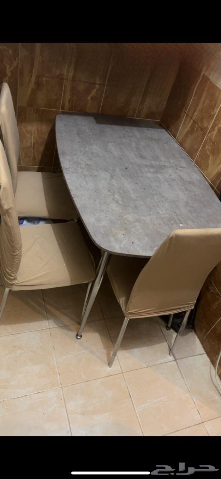 طاولة طعام للبيع64480208419969110