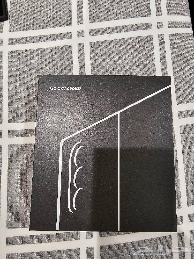 Samsung z fold 7 512 memory and ultra watch clock and fast charger64483536030210112