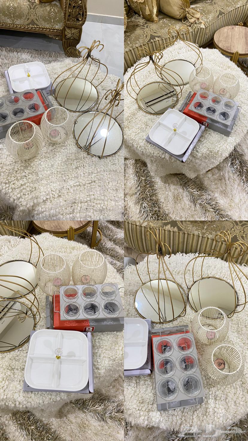 Collection of items64482172777219112