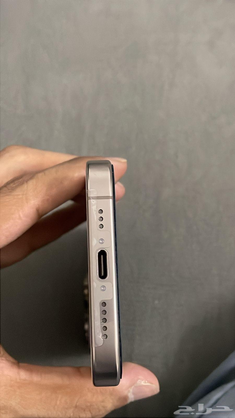 ايفون 16 برو ذهبي استخدام شهرين ضمان cst64485930713474112