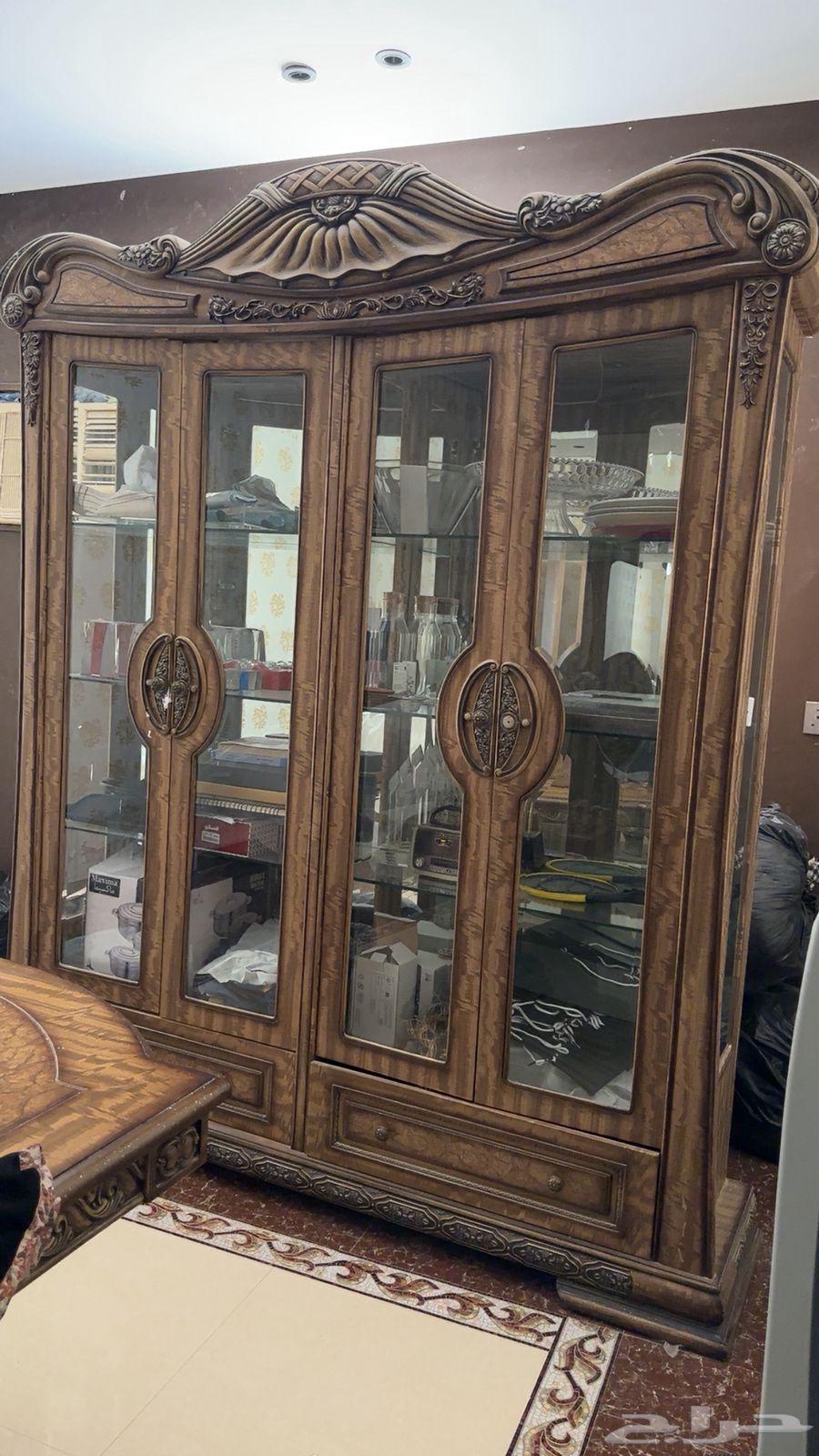 Antique table64482796422018112