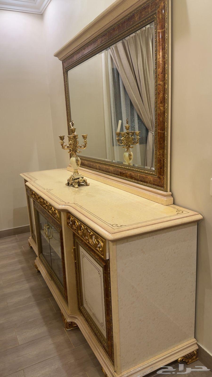 Clean dining table with 10 chairs64482390371458111