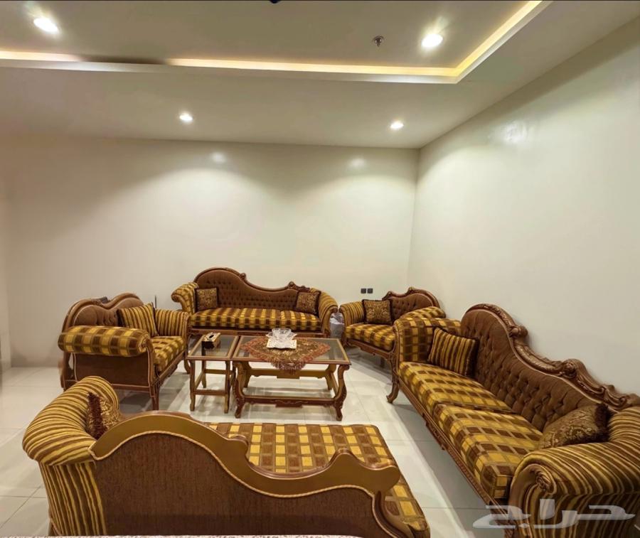 كنب مستعمل بحالة جيدة جدا64449704138115111