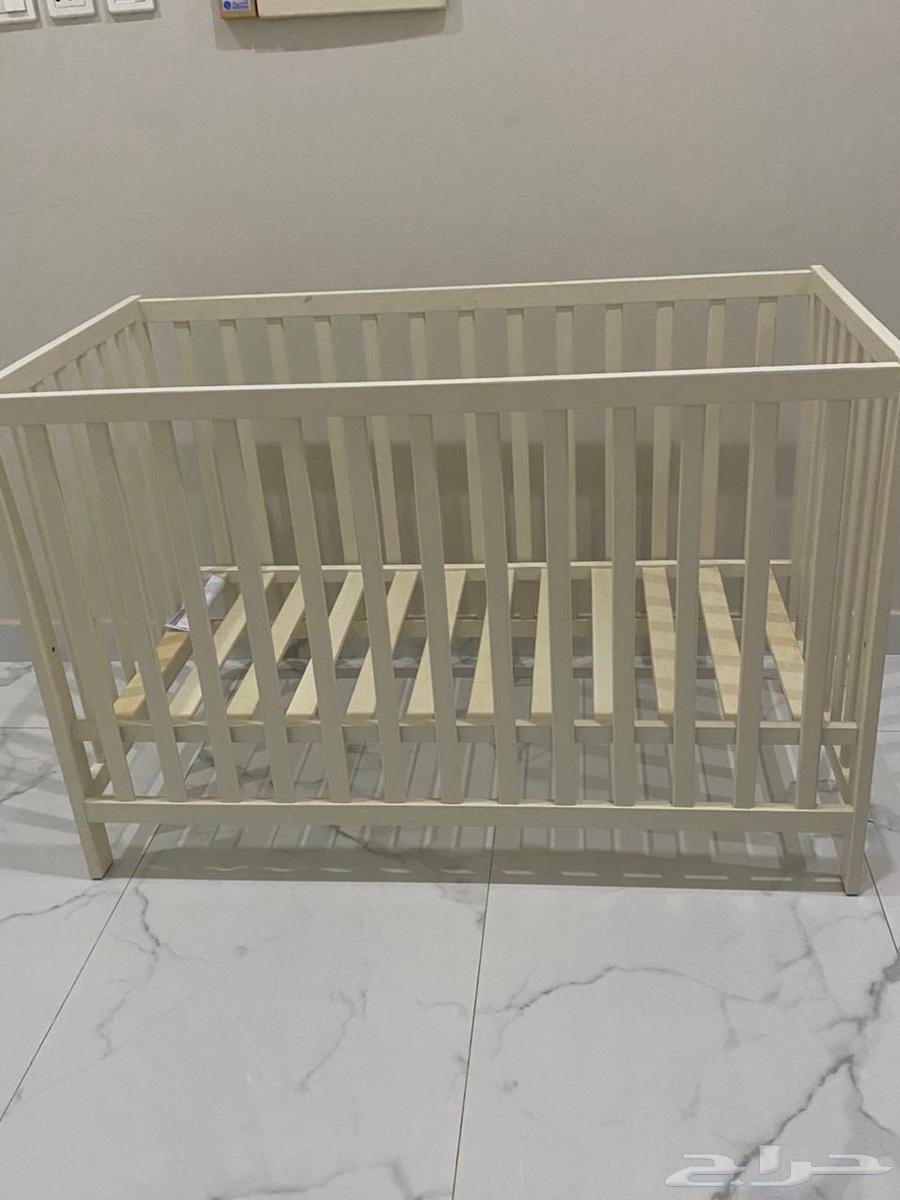 New baby bed, clean used, bought for 700 from Center Point, selling for 35064481196649731110