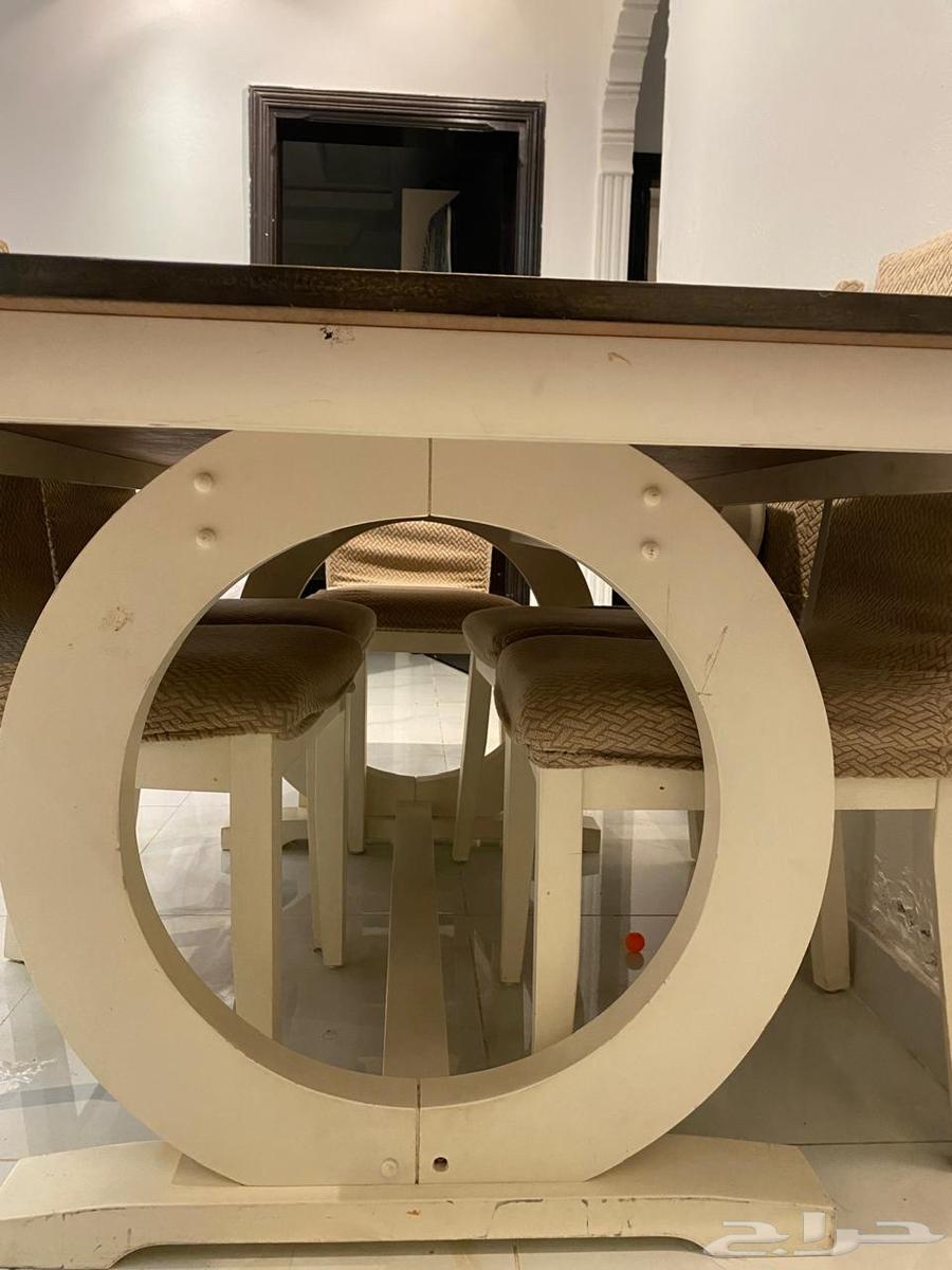 Clean dining table64482796455042111