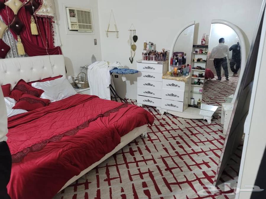 غرفة نوم سرير ودولاب وتسريحه وكمدينات بيع مستعجل اليوم64491039294595111
