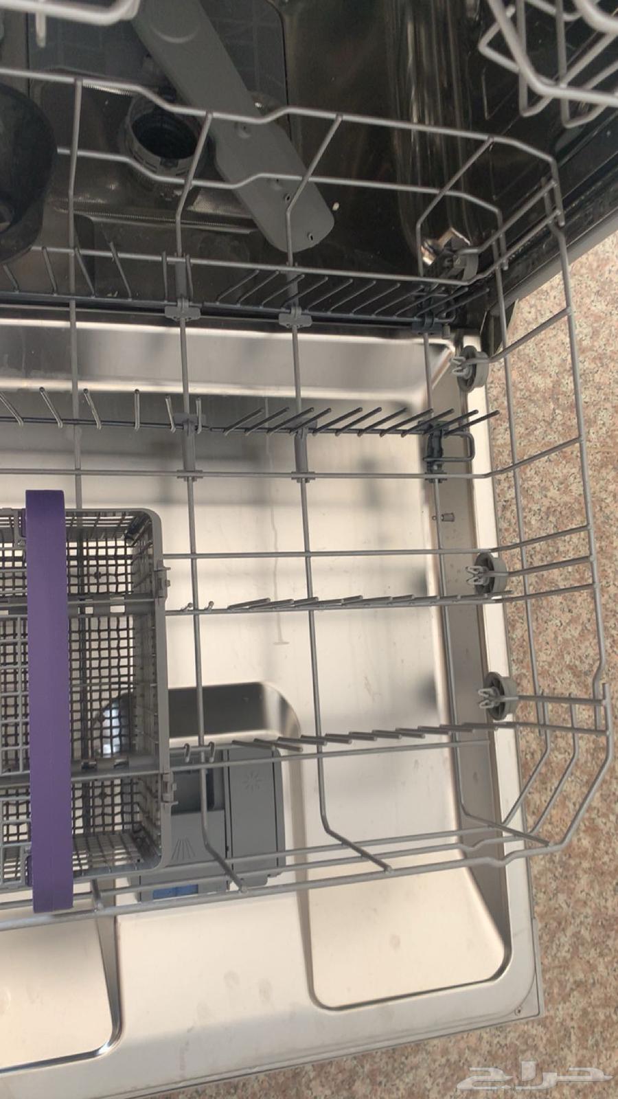 New automatic washing machine, used for only one year on offer64489531171969113