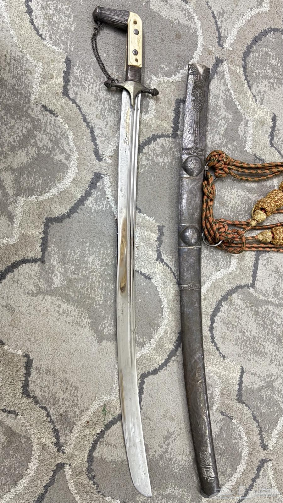 An old sword64494529835394111