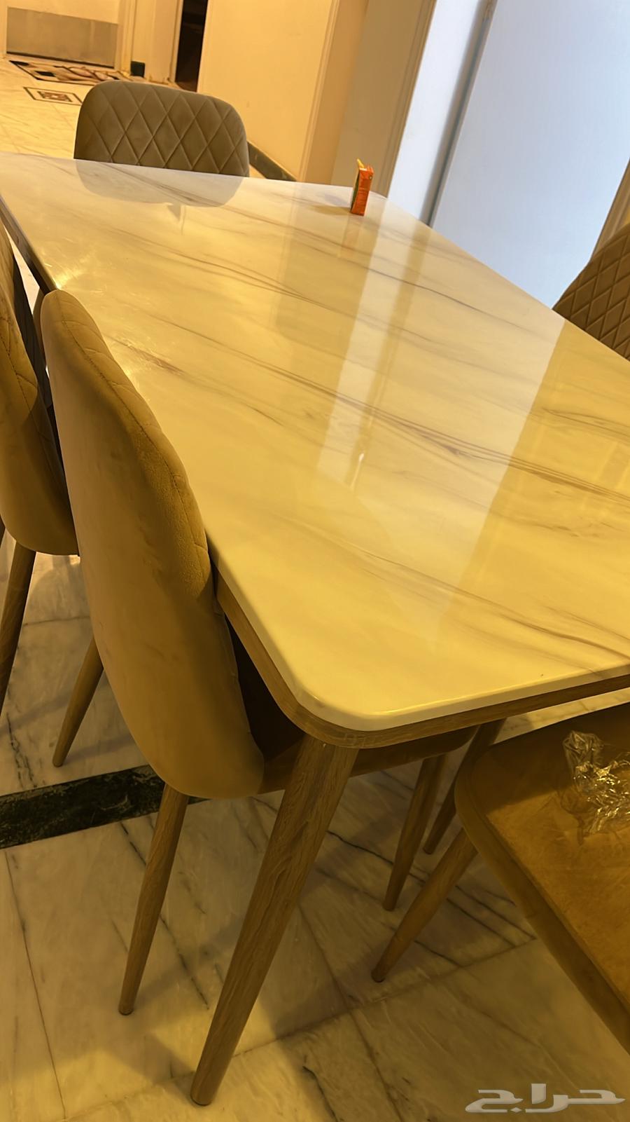 أثاث نظيف جدا  للبيع والرجاء لايتصل إلا الصادق بالشراء ..64492745098627110