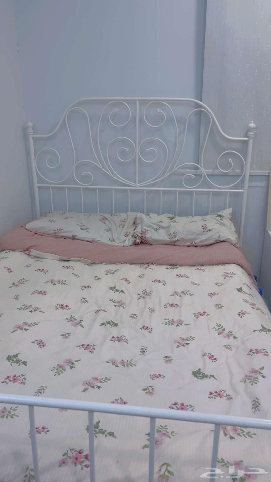 كرسي ايكيا للبيع   مع مفرش هديه64486993646721111