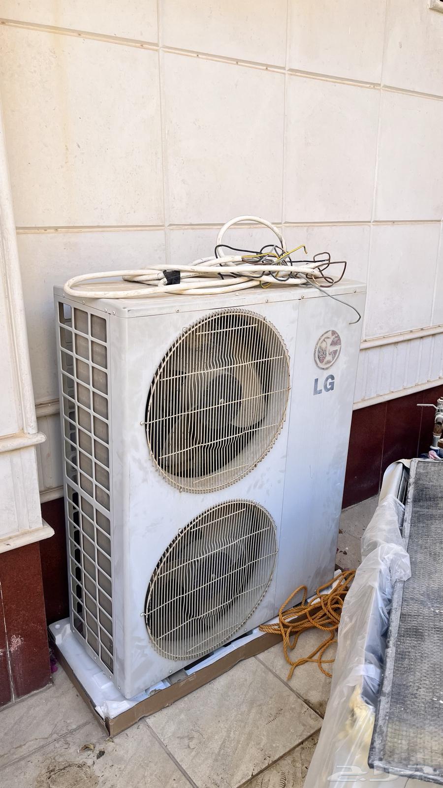 المكيف دك سبليت 3.5 طن LG64488090646913111