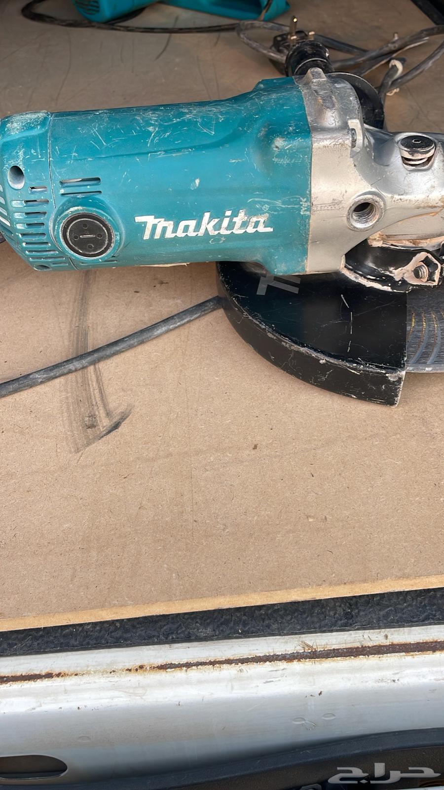 A large rocket and a ground saw64486812966273111