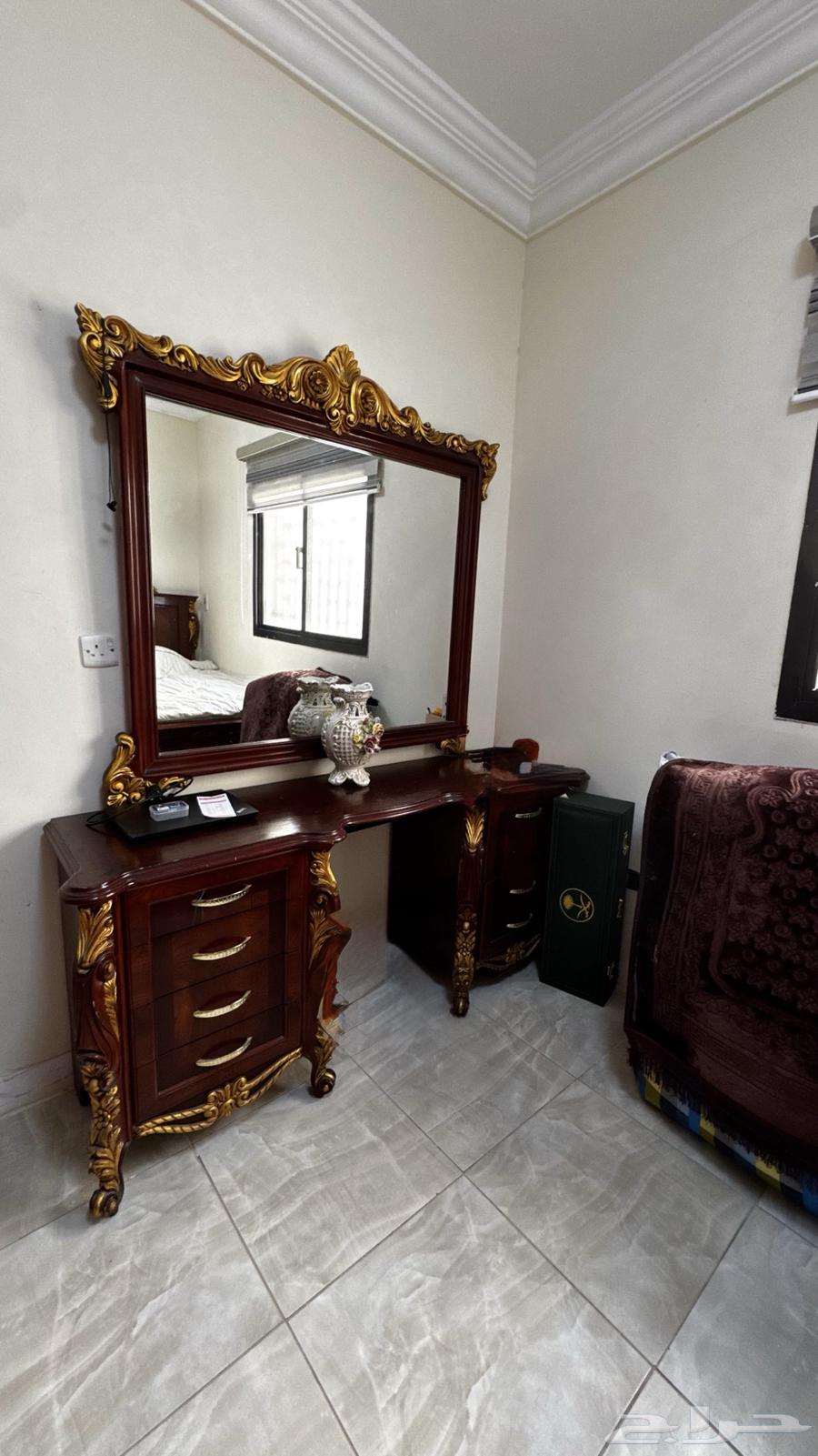 غرفة نوم كلاسيك خشب طبيعي64489406151809111