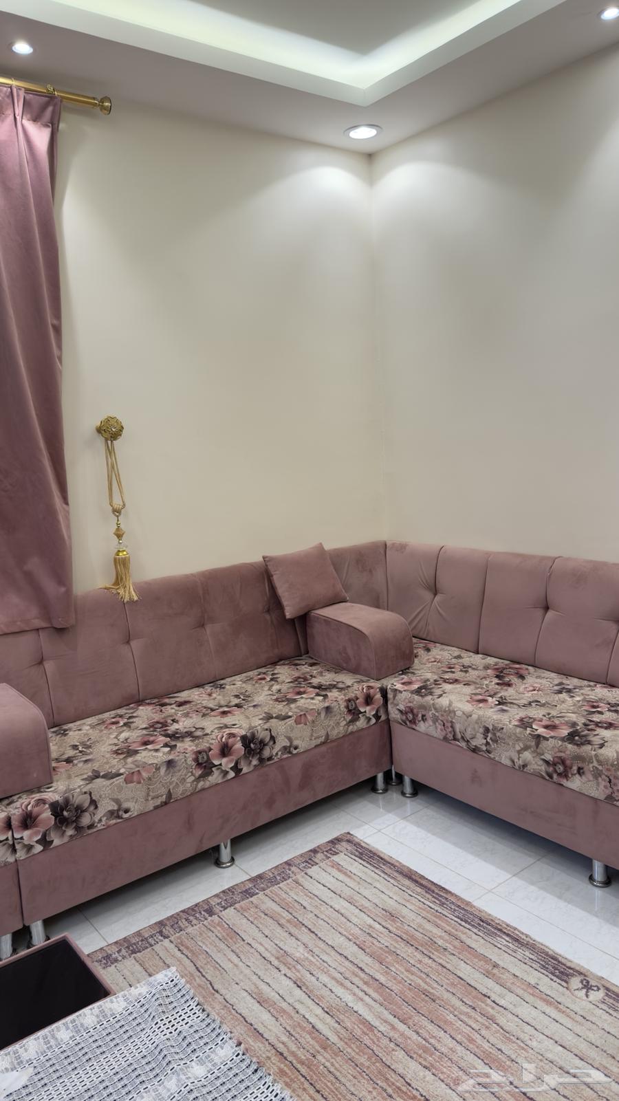 كنب وطاوله وفرشه للبيع مستعجل64490179179778112