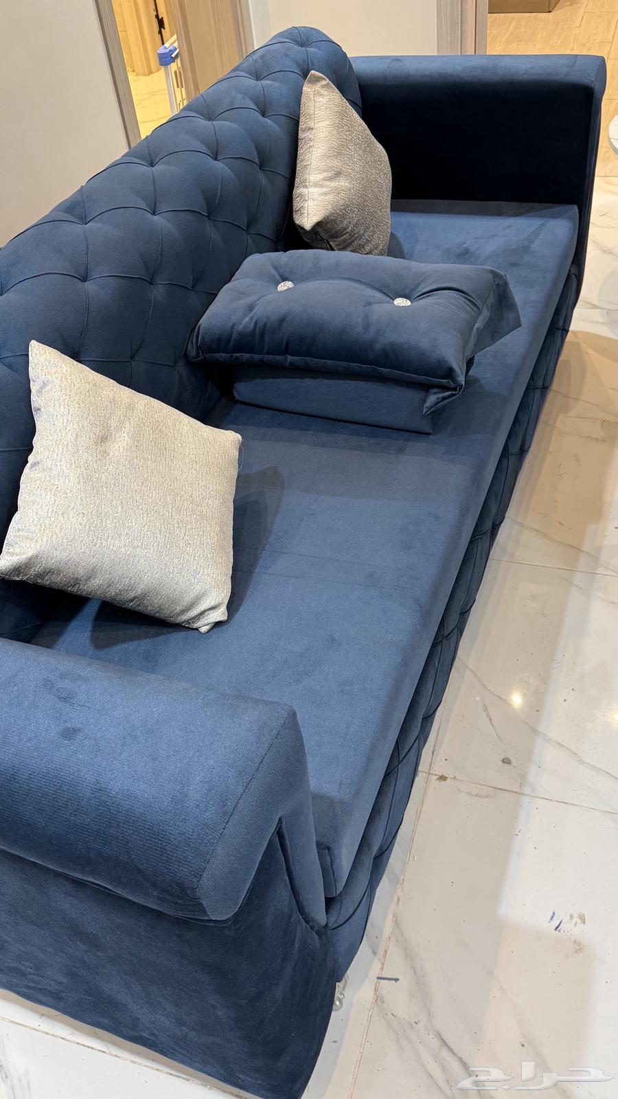 كنب جديد بس مع النقل صار فيه شق بسيط من تحت وانكسرت واحده64476601111043111