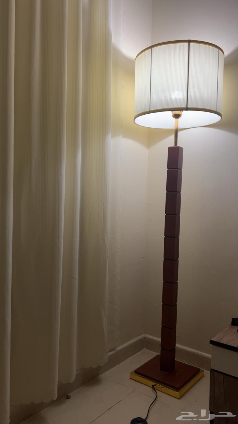 Lamp for sale, bought for 300, selling for 150, new and clean, plug disconnected64486757775874112