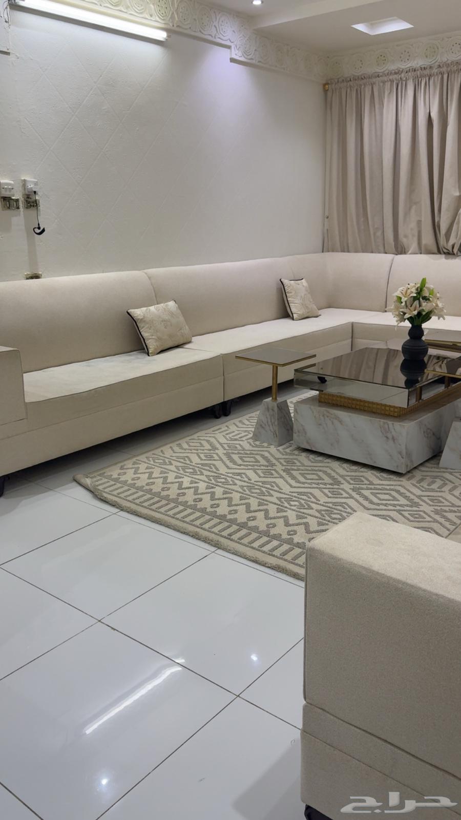 Sofa for sale with table and star64486552092417111