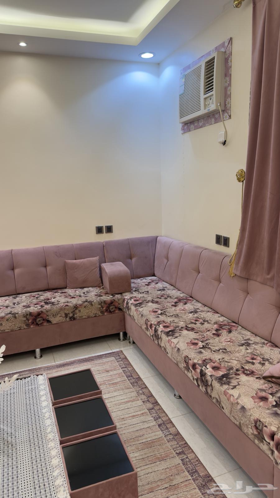 كنب وطاوله وفرشه للبيع مستعجل64490179179778114