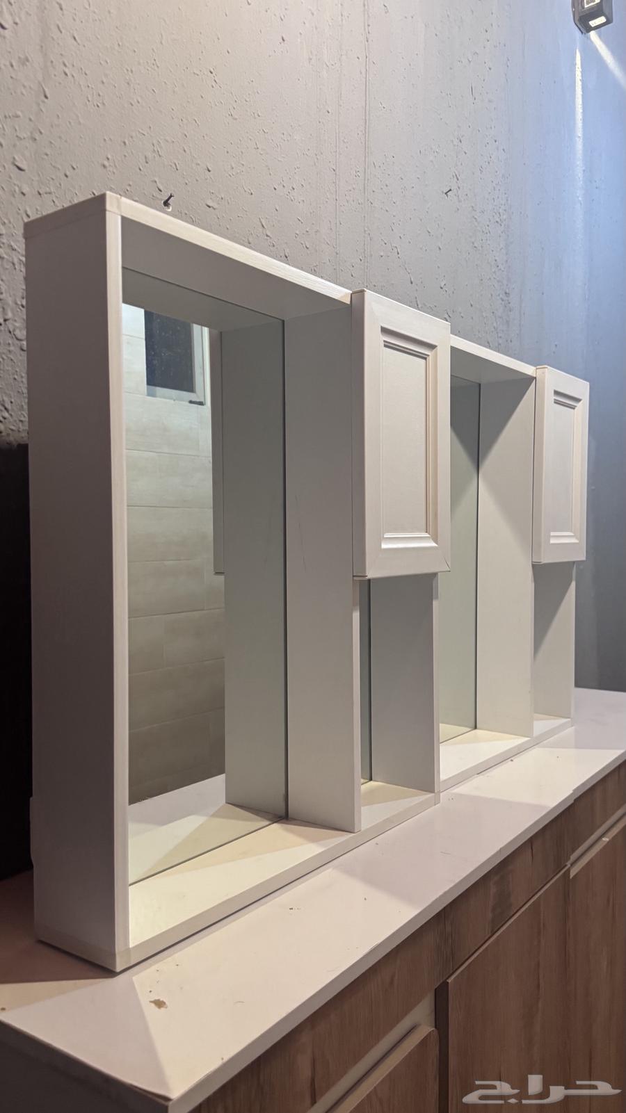 مراية حمام مع قاعدة تخزين للبيع64493893208195113