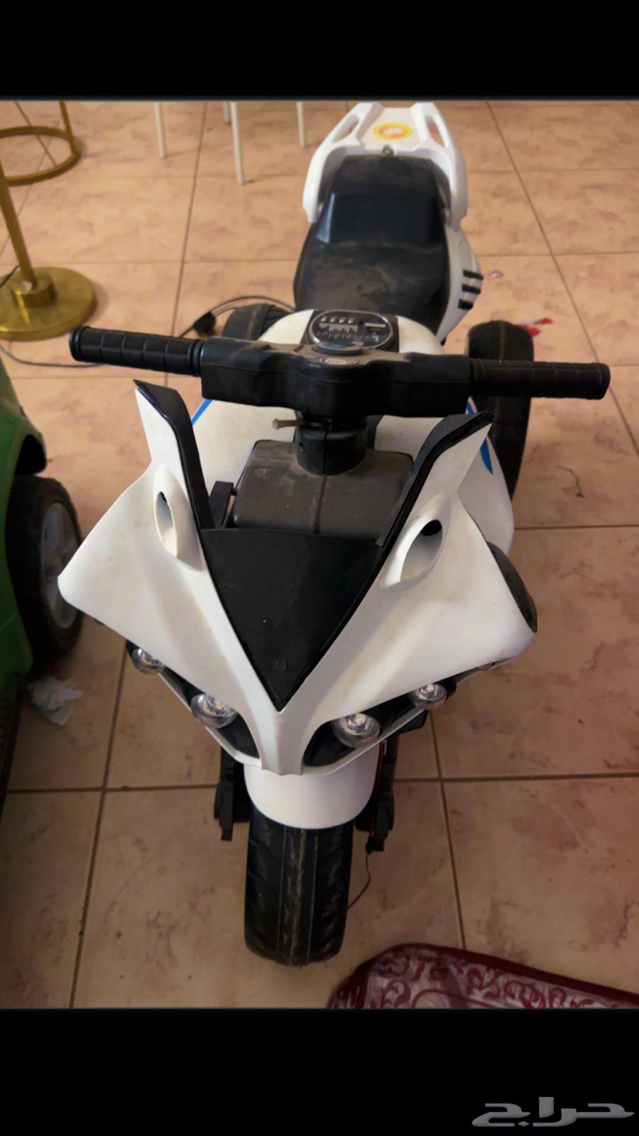 سيارة أطفال حديثة شبه جديدة استعمال خفيف شديد و دباب أطفال64493707601794112