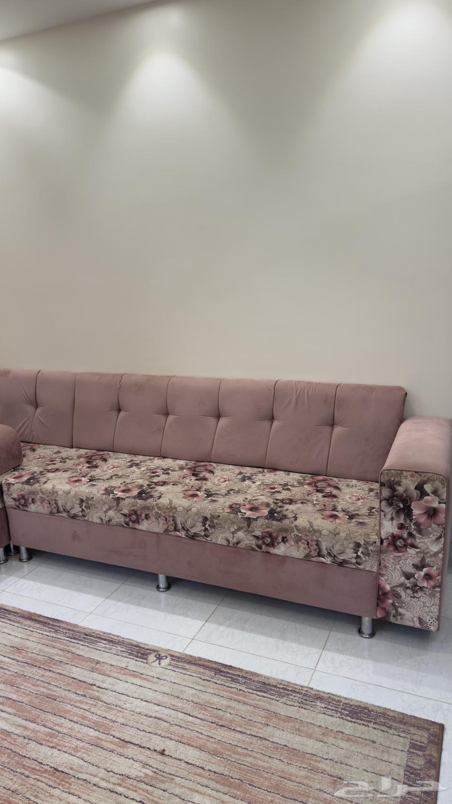 كنب وطاوله وفرشه للبيع مستعجل64490179179778111