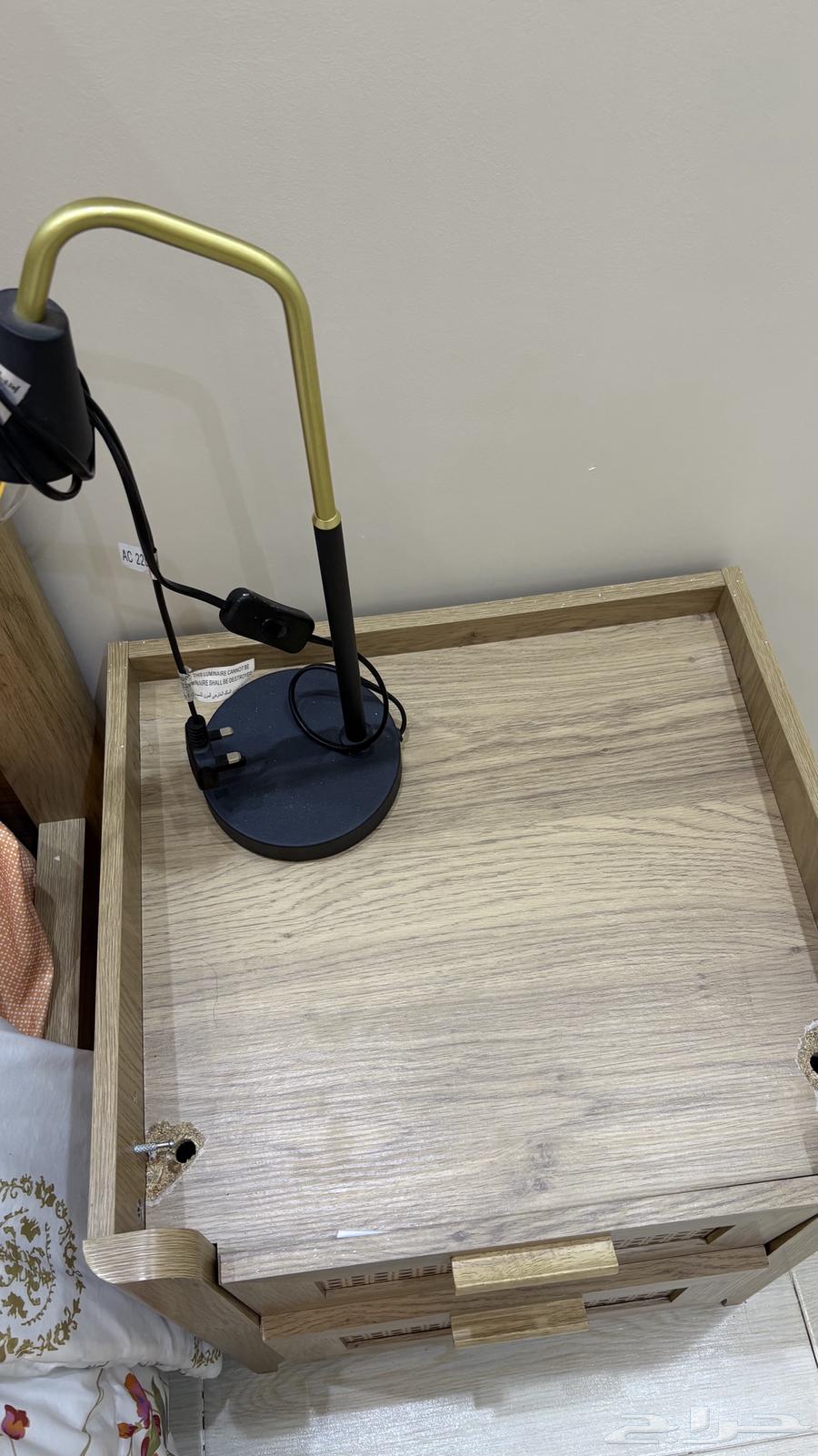 Table and lighting64493477887106112