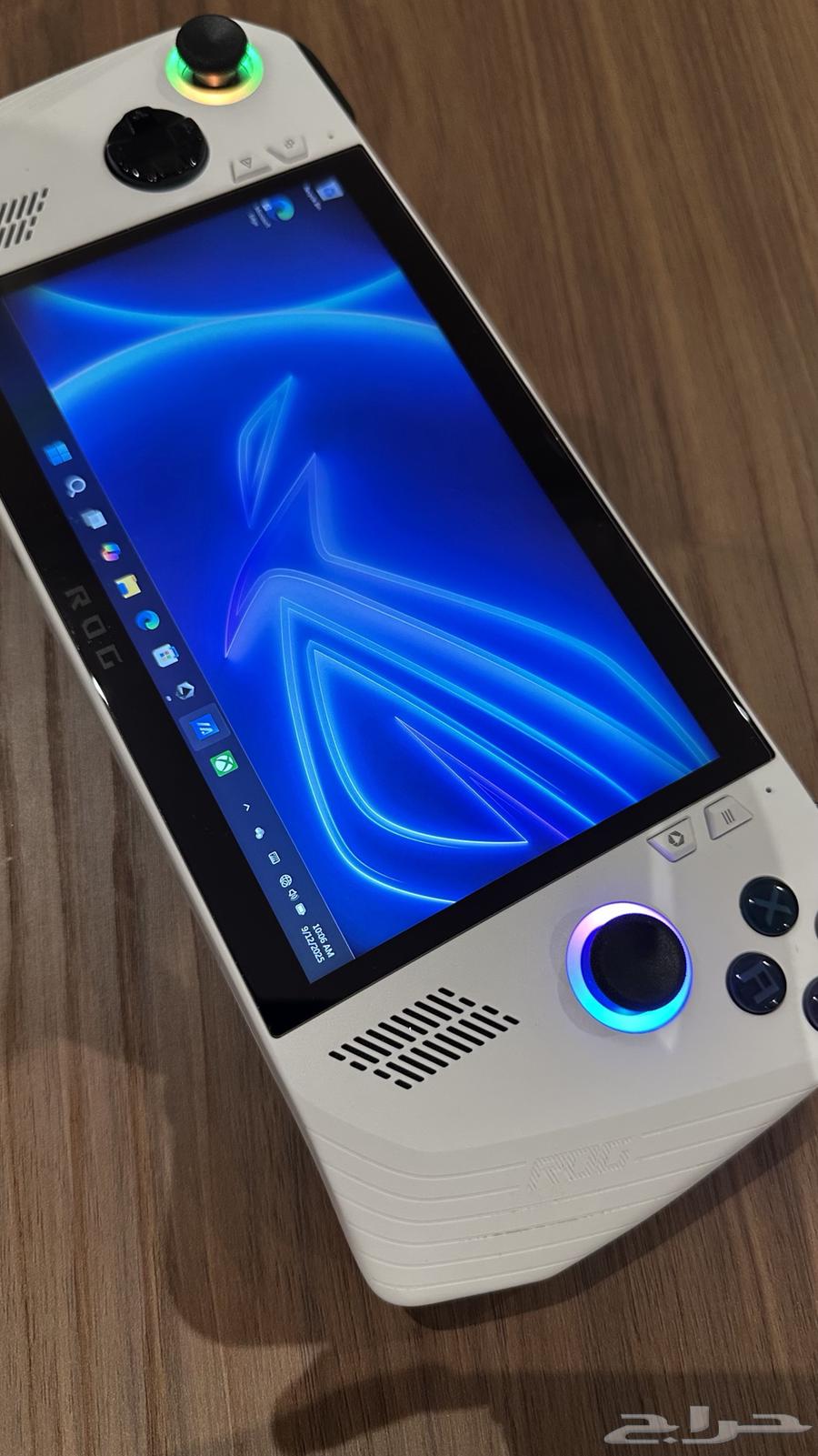 ASUS ROG Ally RC71L Handheld Gaming Device64492894375043111