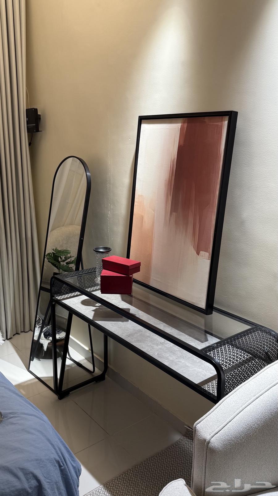 Entry or styling table64490165512066110