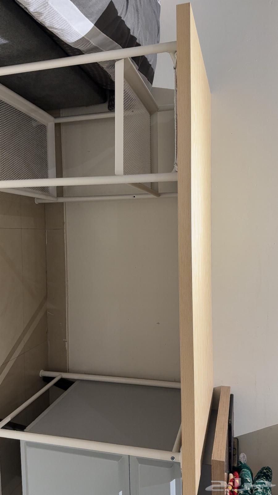 طاولة للبيع64486413348867111