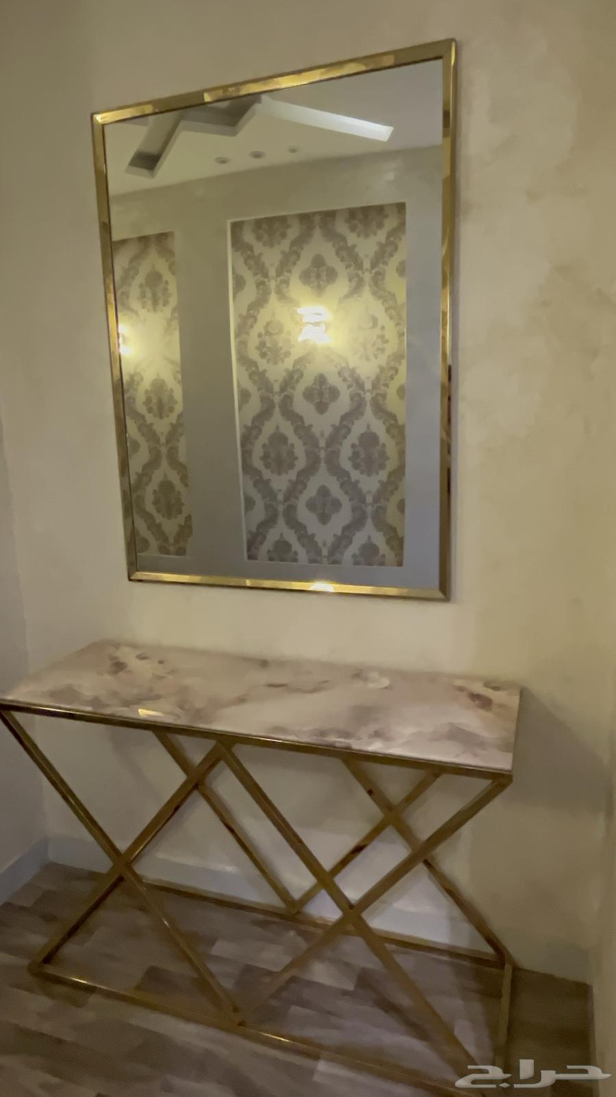 Clean entrance, console and mirrors for sale64491023644931112