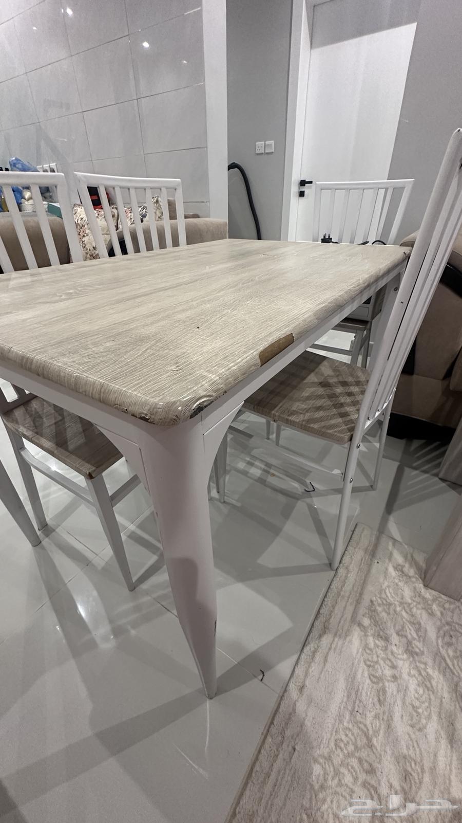 Dining table for four people with chairs64492853948289111