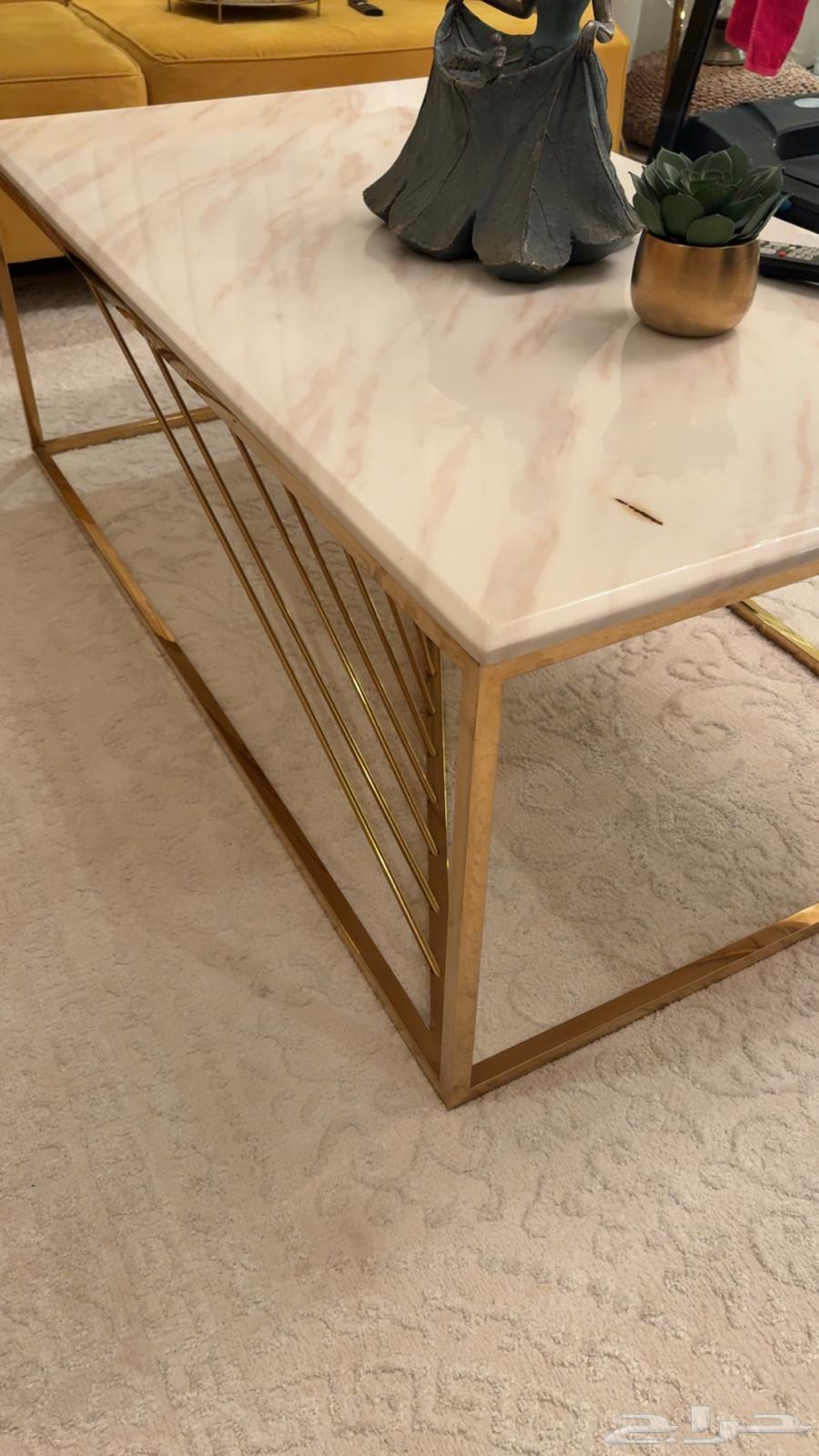 طاولات خدمه تشمل طاولة تلفزيون واربع طاولات صغار معها64492988761089114