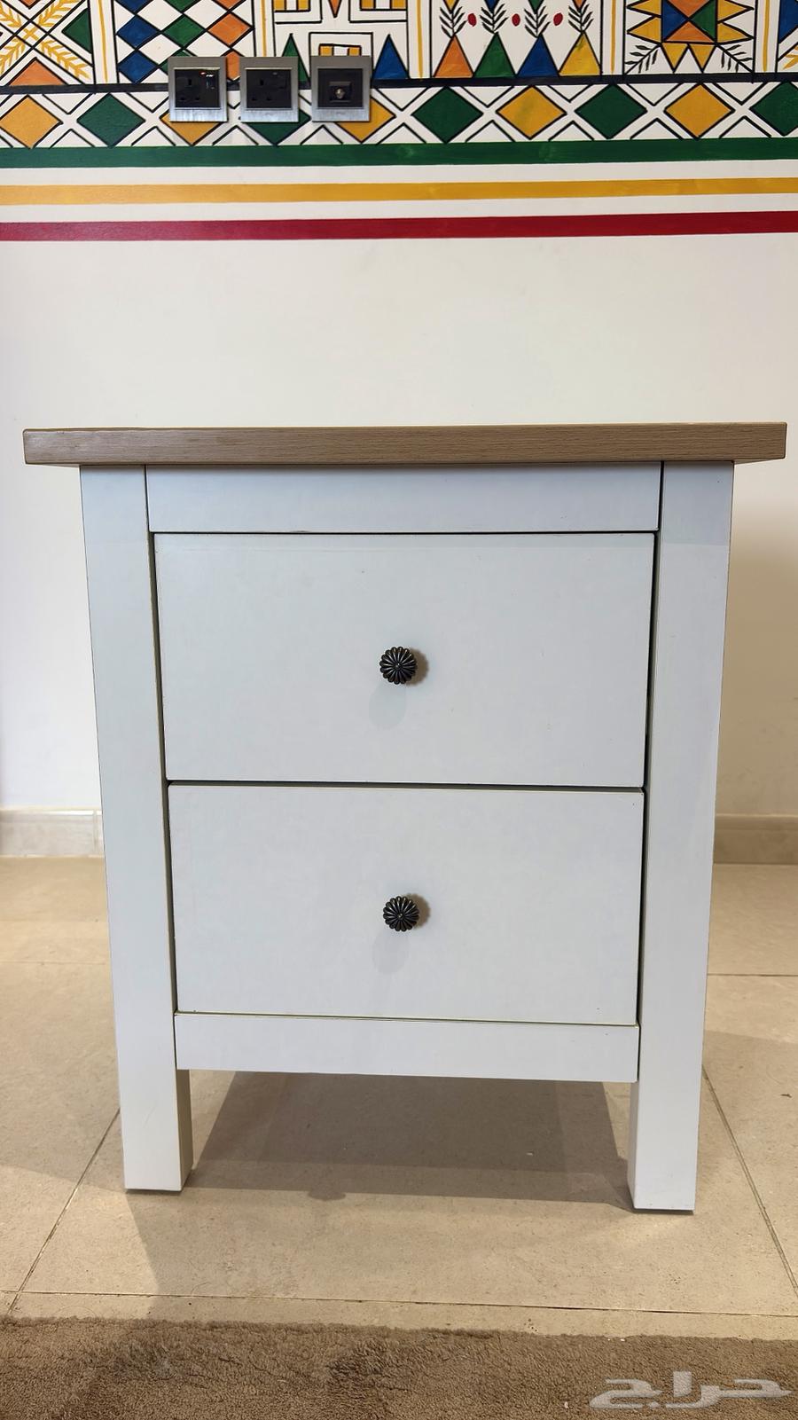 طاولة جانبية من هوم بوكس درجين (قابل لتفاوض)64482579677315110