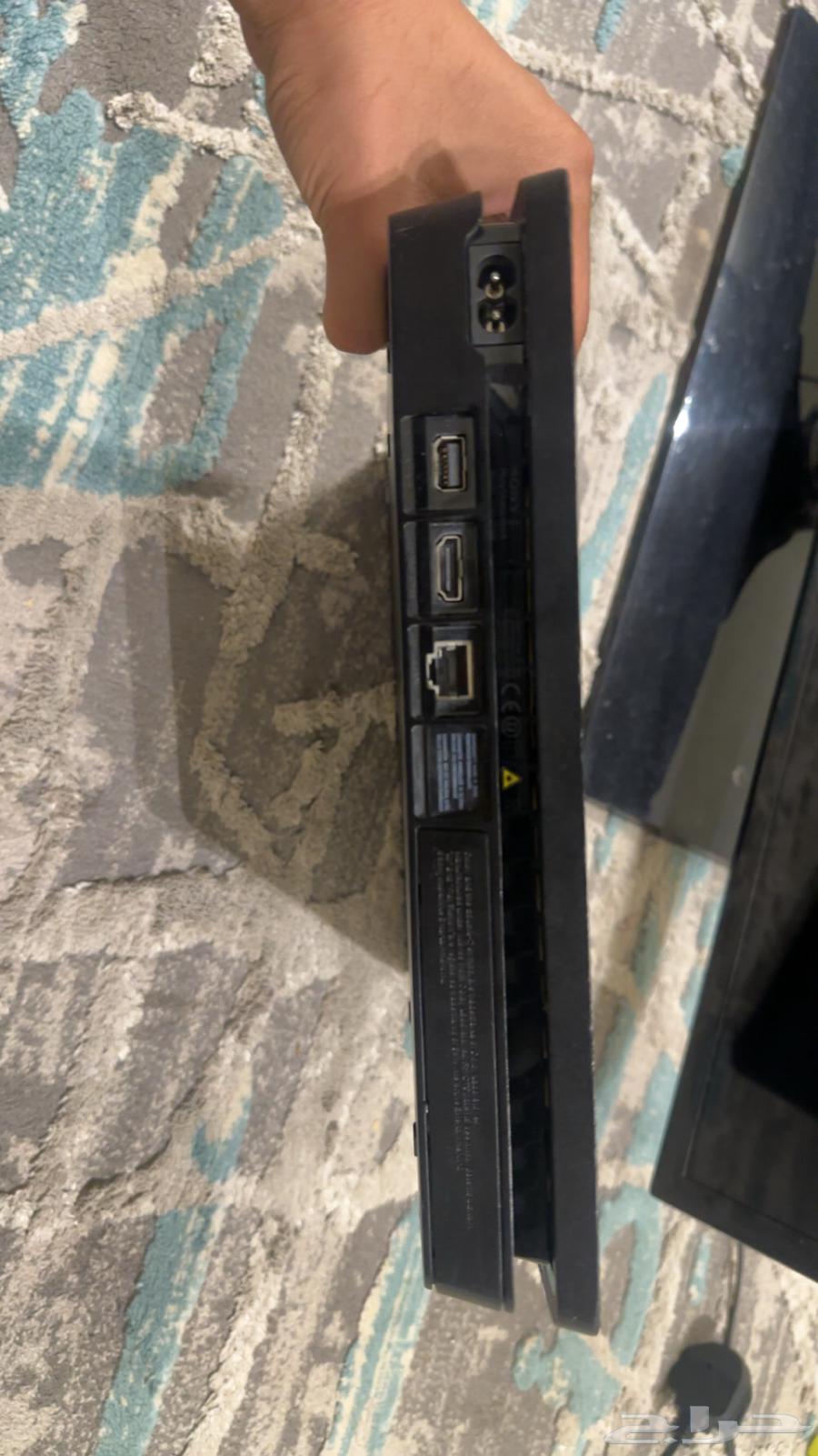 سوني 4 (1000 قيقا) نظيف ومعه اشرطه64488630051585111