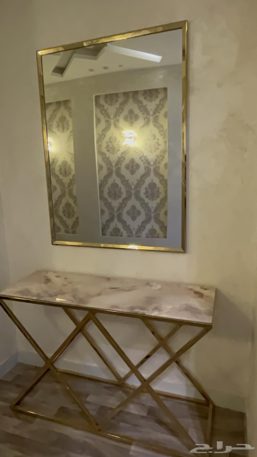 Clean entrance, console and mirrors for sale64491023644931111